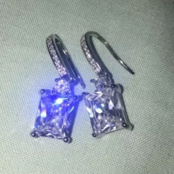 **New 925 Sterling Silver Diamond Drop Earrings - Picture 4 of 4